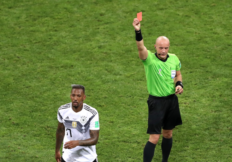 Боатенг красная карточка