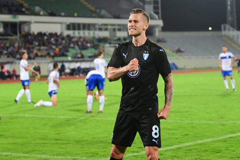 Арнор Траустасон