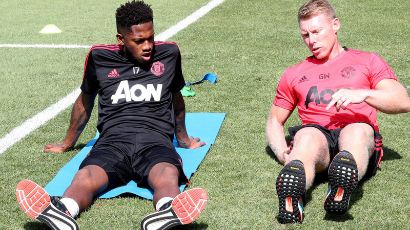 Фред на тренировке «Манчестер Юнайтед»