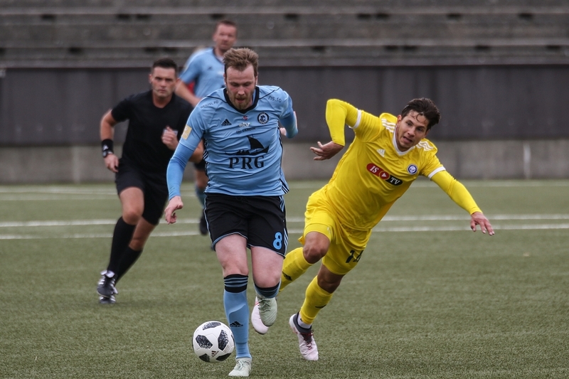 «Викингур» с мячом