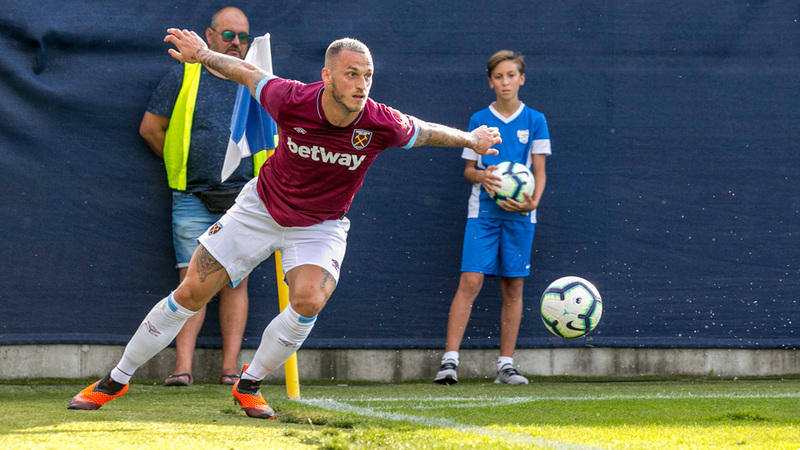 Марко Арнаутович в матче против «Анже»