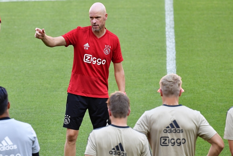 Эрик тен Хаг на тренировке перед матчем со «Стандардом»