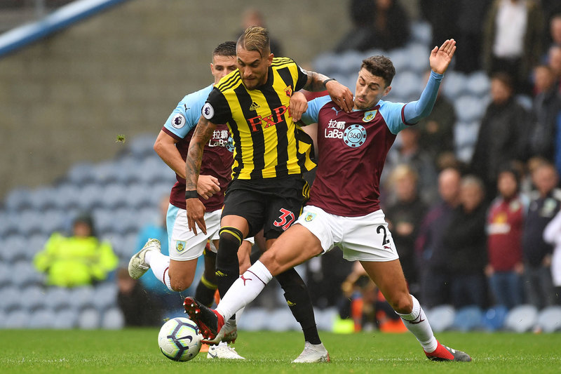 Роберто Перейра против Мэттью Лоутона