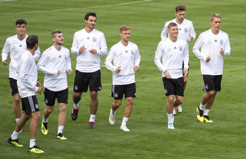 Сборная Германии на тренировке