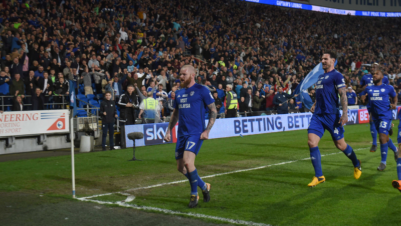 Арон Гуннарссон в домашнем матче «Кардиффа Сити» против «Фулхэма» (4:2)