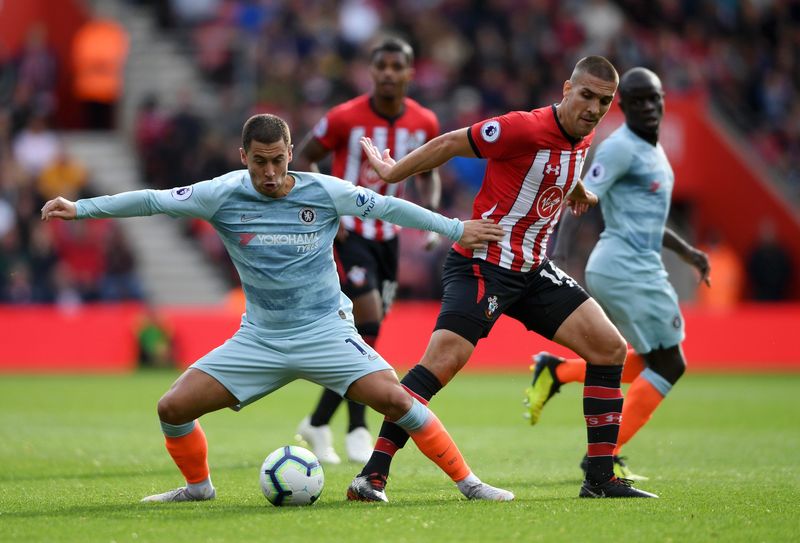 Эден Азар против Ориоля Ромеу в выездном матче «Челси» против «Саутгемптона» (0:3)