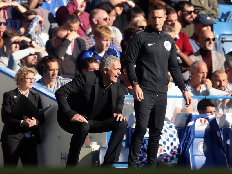 Жозе Моуринью в выездном матче «Манчестера Юнайтед» против «Челси» (2:2)