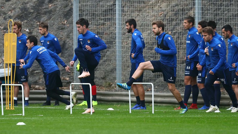 Игроки «Реал Сосьедада» на тренировке перед выездным матчем против «Атлетико Мадрида»