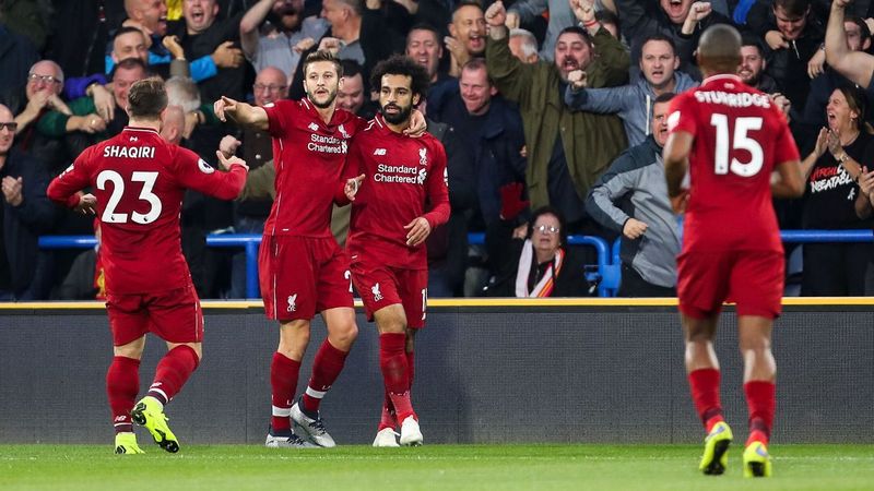 Шакири, Лаллана, Салах и Старридж празднуют гол в выездном матче «Ливерпуля» против «Хаддерсфилд Тауна» (0:1)