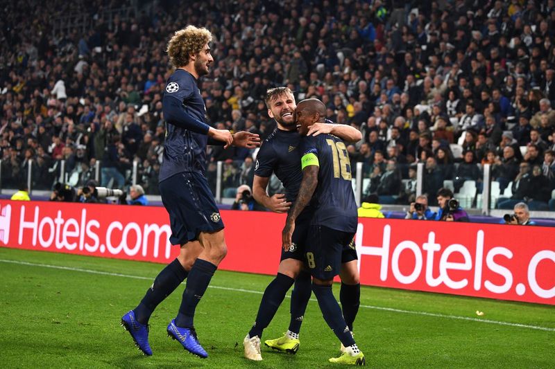 Игроки «Манчестер Юнайтед» празднуют гол в выездном матче против «Ювентуса» (1:2)