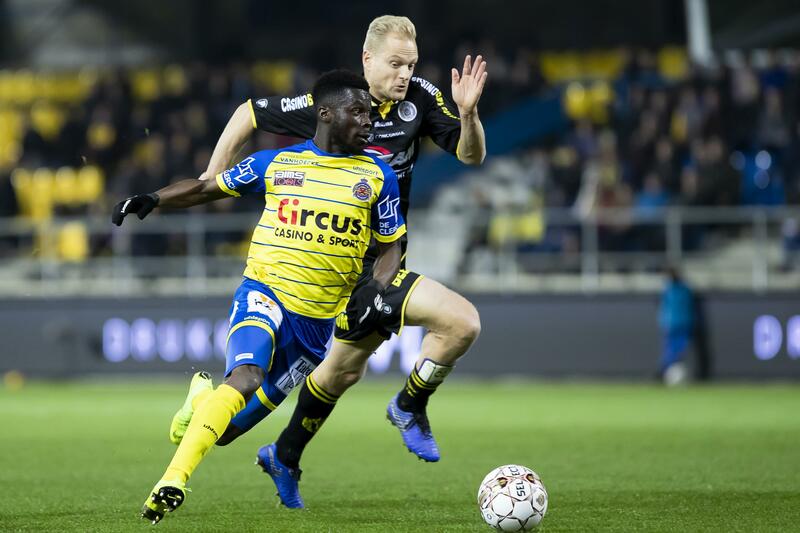 Фото с матча Васланд-Беверен 2:1 Локерен