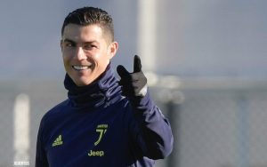 Криштиану Роналду на тренировке «Ювентуса» перед выездным матчем против «Янг Бойз»