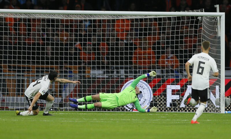 Фото с матча Нидерланды 2:3 Германия