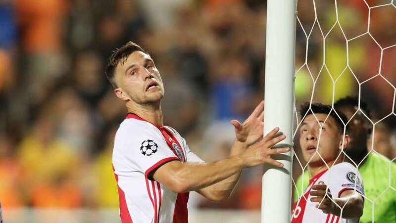 Аякс — АПОЭЛ