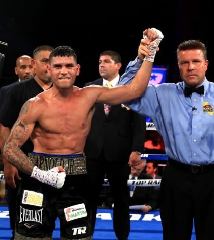 Арнольд Барбоза - Рики Сисмундо