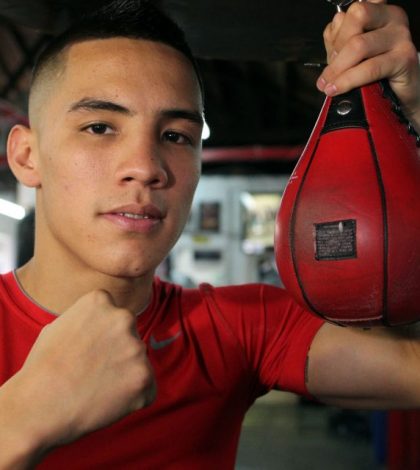 Оскар Вальдес - Адам Лопес