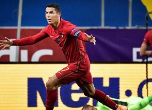 Роналду 100 голов