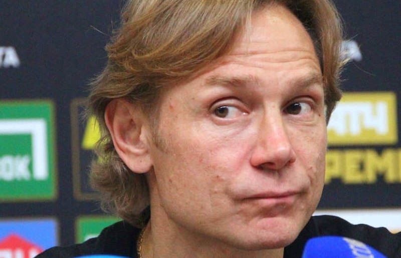 Валерий Карпин